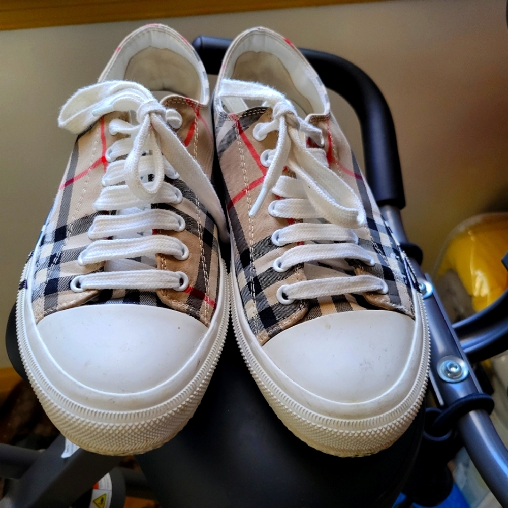 Burberry sneakers